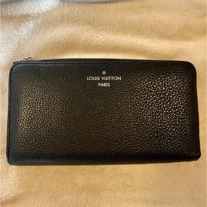 Louis Vuitton Comete Veau Cachemire Wallet in Black Noir
